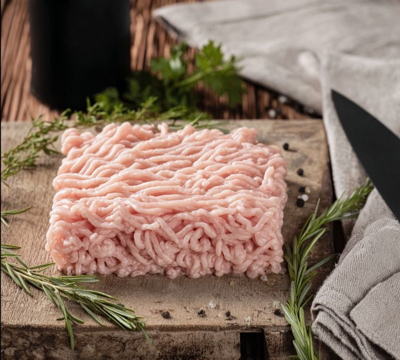 Fresh minced chicken breast from The Black Farmer – lean, high-protein British poultry