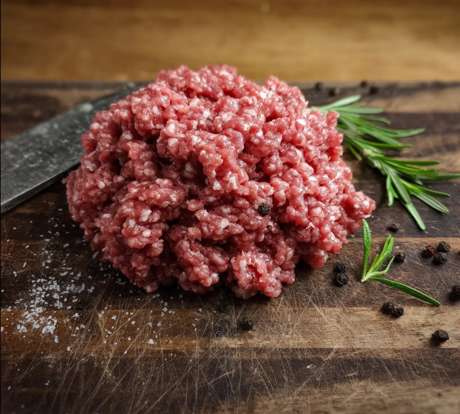 Premium British lamb mince in tray packaging, showcasing grass-fed quality and rich flavour.