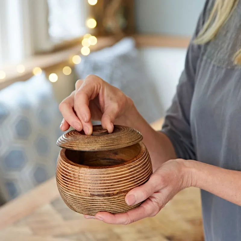 mango-wood-bowl-with-lid-medium_f8e79ad7-a905-452e-b577-9dda2a01c909.webp