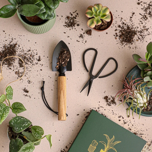 Urban Gardener Mini Trowel and Scissor Set 2